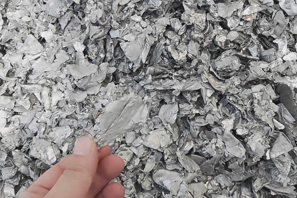 脫除金屬原件表面噴漆、鍍膜、包塑、涂料、油污的專用大型連續(xù)化生產(chǎn)設(shè)備
